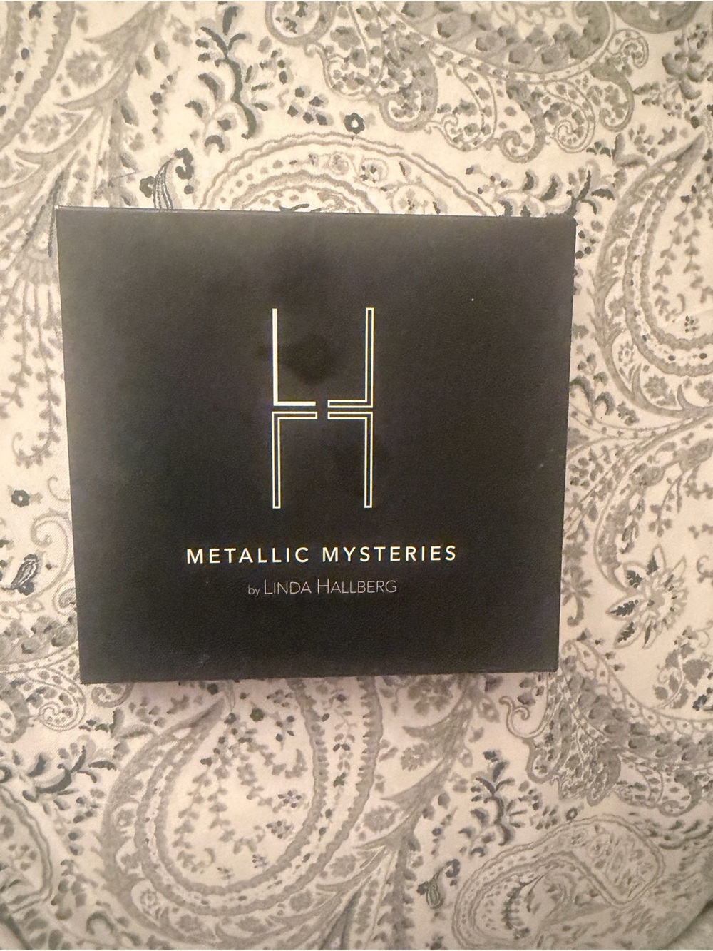 Linda Hallberg Metallic Mysteries Eyeshadow Palette